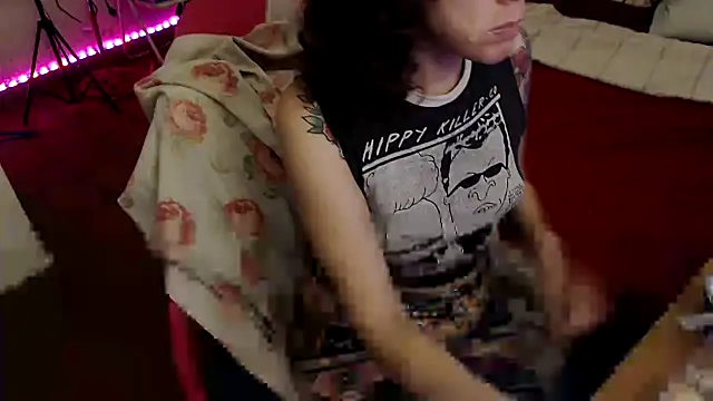 deftoolceles online show from October 15, 5:43 am