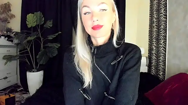 Snapshot of Black_No_1 chatting on October 2, 2:05 am Black No 1 online show from October 2, 2:05 am