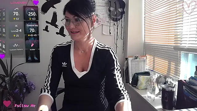 Snapshot of City_Kat chatting on October 8, 3:16 pm City Kat online show from October 8, 3:16 pm