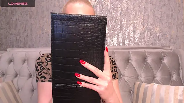 Snapshot of BlondieStar chatting on September 20, 10:30 pm BlondieStar online show from September 20, 10:30 pm