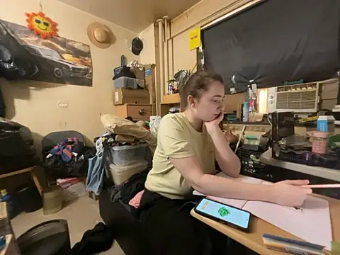 Snowbunnycake 131 online show from March 18, 3:06 pm