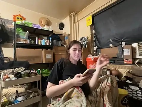 Snowbunnycake 131 online show from May 25, 1:15 am
