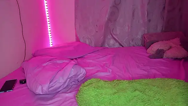 sweet little232 online show from February 18, 9:30 am