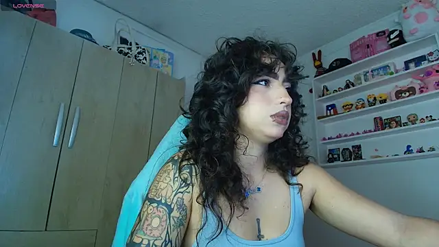 valenor  online show from January 7, 2:26 am