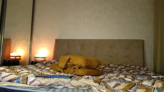 -Yummybabes- online show from March 6, 10:05 pm