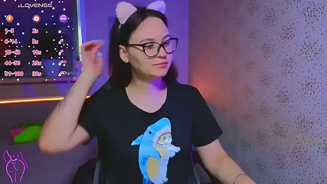 EsterLogan online show from September 18, 7:07 am