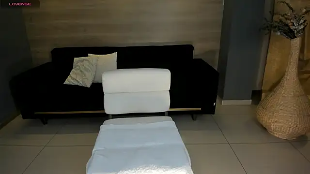 NiaHolland online show from October 23, 11:22 pm