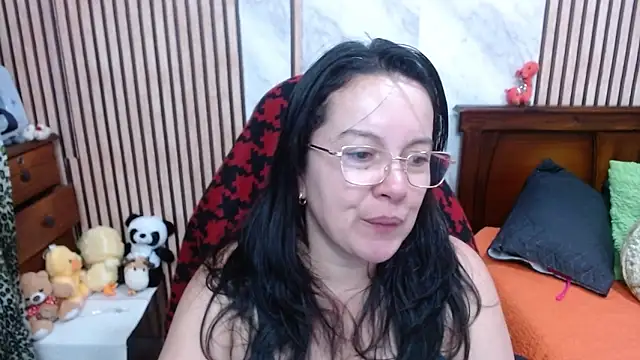 Sonialorens  online show from October 6, 11:09 pm