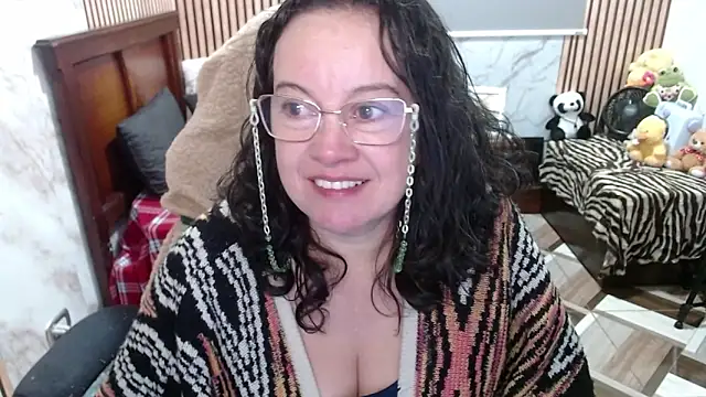 Sonialorens  online show from April 21, 4:36 pm