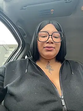 IamSashaLuv online show from December 18, 11:04 am