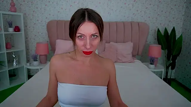 MirandaHobbs online show from February 7, 6:12 pm