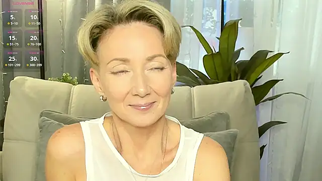 AkexandraFix online show from October 3, 12:43 pm