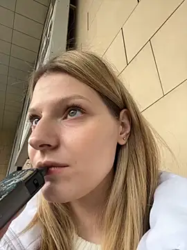 MaryHiggins online show from October 12, 9:55 am