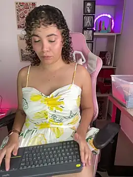 Emma Wish online show from December 19, 4:32 pm