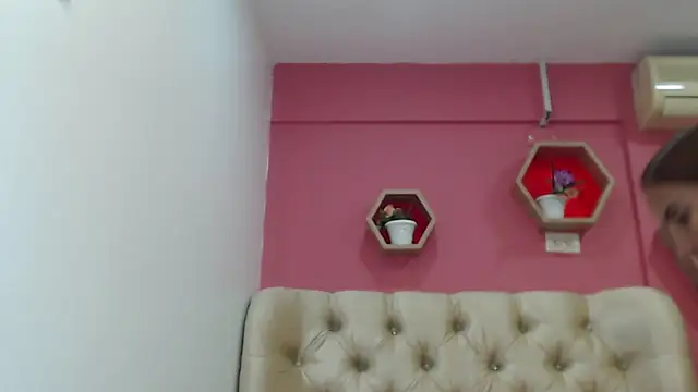 Amber Moore online show from November 13, 1:04 am