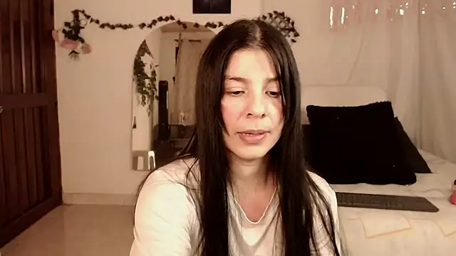 Estefani 32 online show from December 1, 3:37 pm