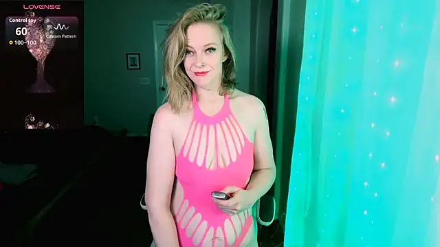 britteebee online show from December 23, 9:46 am