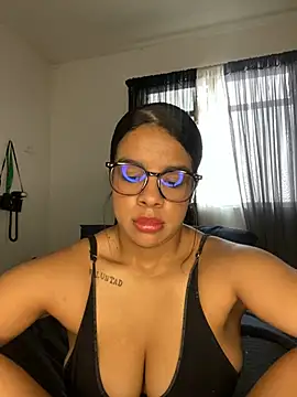 trianawhite online show from March 10, 4:00 pm