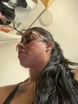 trianawhite online show from April 7, 3:36 pm