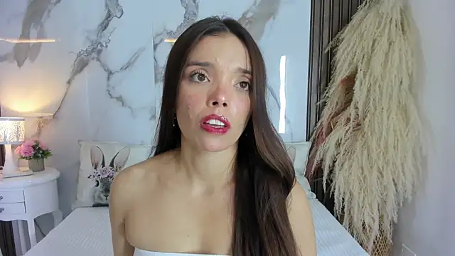 hannahill69 online show from February 17, 4:45 am