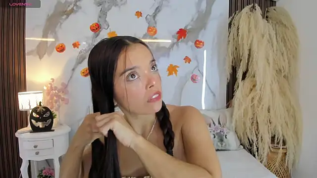 Snapshot of hannahill69 chatting on October 21, 5:11 am hannahill69 online show from October 21, 5:11 am