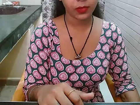 Snapshot of LovingPihu chatting on September 29, 6:40 am LovingPihu online show from September 29, 6:40 am