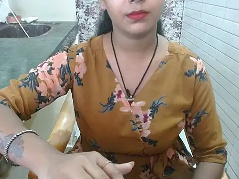 Snapshot of LovingPihu chatting on September 14, 6:22 am LovingPihu online show from September 14, 6:22 am