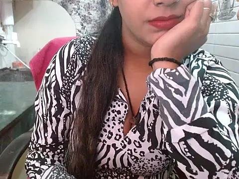 LovingPihu online show from November 6, 5:35 am