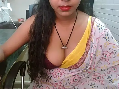 Snapshot of LovingPihu chatting on September 22, 6:45 am LovingPihu online show from September 22, 6:45 am