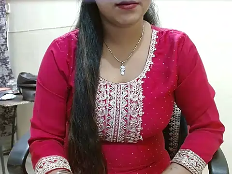 LovingPihu online show from April 10, 6:30 am