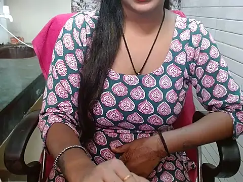 Snapshot of LovingPihu chatting on October 18, 6:49 am LovingPihu online show from October 18, 6:49 am