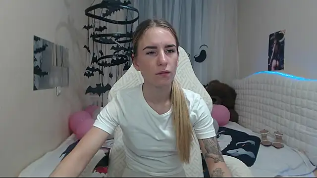 DeboraHorny online show from October 20, 6:38 am