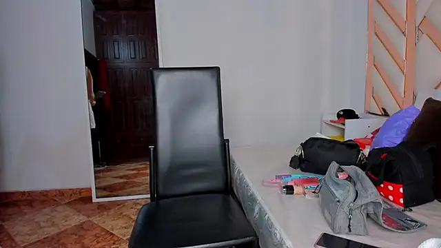 Keyla Milf online show from December 3, 2:58 am