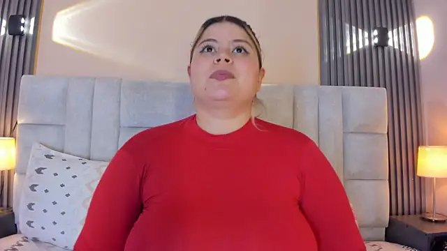 EYMI TOMSOM online show from January 7, 5:49 pm