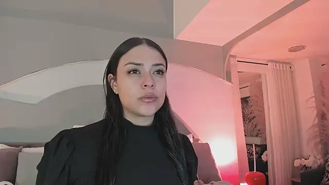 Nicolle W online show from October 24, 12:01 pm