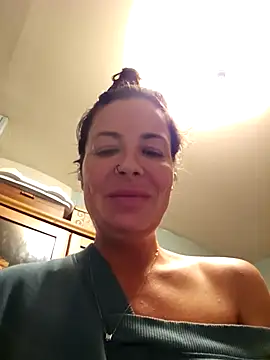 RebeccaXO  online show from April 24, 4:48 am