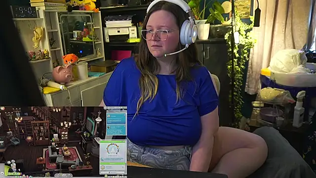 Snapshot of Geeky_Kitten chatting on October 11, 2:42 pm Geeky Kitten online show from October 11, 2:42 pm