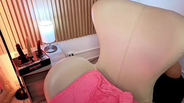 MarianL0ve online show from October 2, 12:54 pm