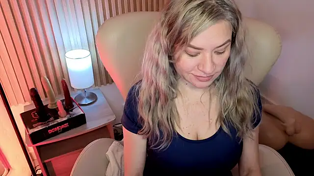 MarianL0ve online show from October 19, 12:40 pm