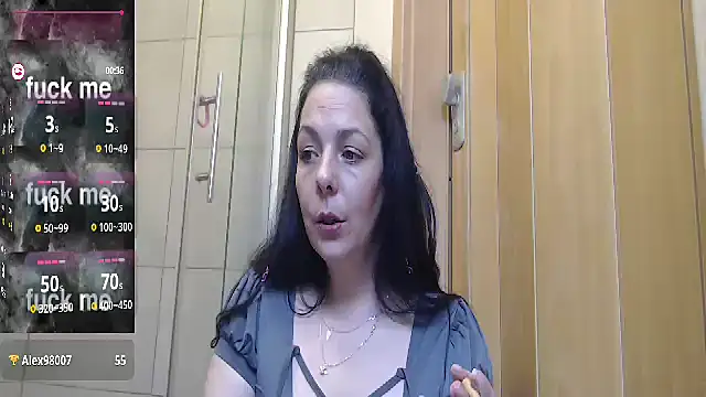 Snapshot of LaraLoviaAndFriends chatting on October 31, 2:32 pm LaraLoviaAndFriends online show from October 31, 2:32 pm