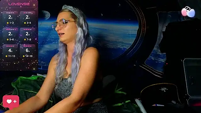 Snapshot of KittyMia chatting on October 17, 7:50 pm KittyMia online show from October 17, 7:50 pm