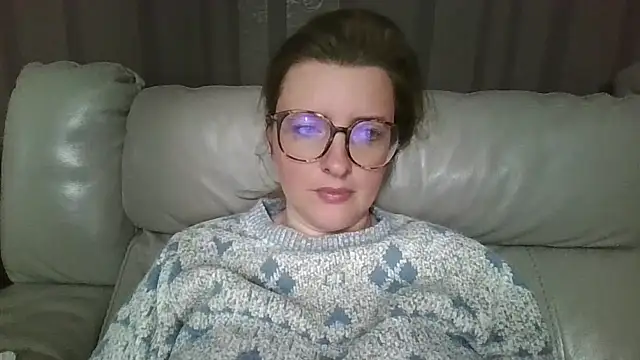 LiquidLeonie online show from March 29, 2:54 am