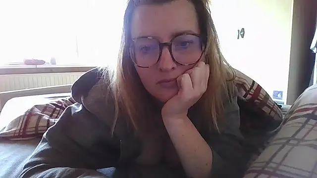 LiquidLeonie online show from March 19, 8:07 am