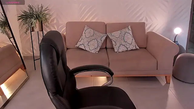 NaomiSainz online show from October 22, 12:32 pm