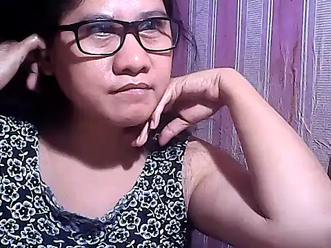 sweetsosie18 online show from November 3, 3:05 pm