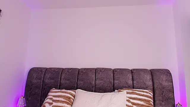 naia blessed online show from November 21, 7:27 pm