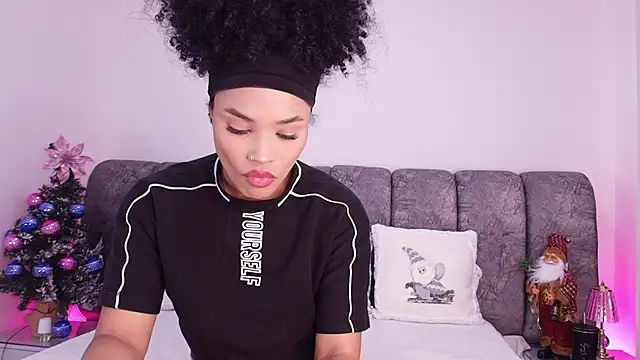 naia blessed online show from December 22, 7:17 pm