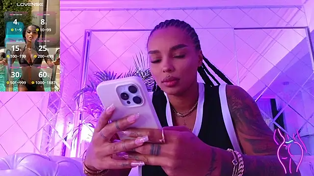 Snapshot of KimiBrown chatting on September 25, 10:03 am KimiBrown online show from September 25, 10:03 am