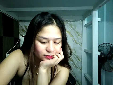 Mia 2022 online show from November 15, 5:14 pm