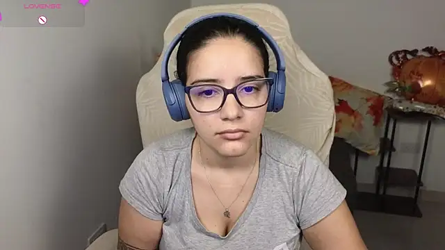 blue  moon  online show from November 29, 6:23 pm